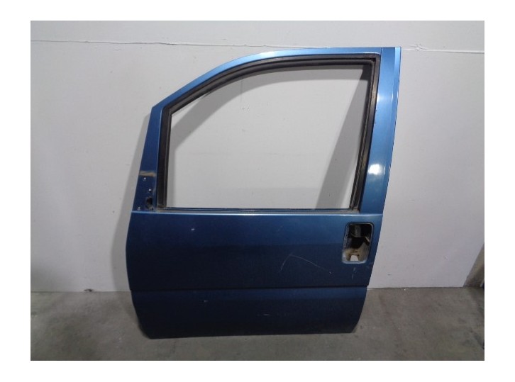 Recambio de puerta delantera izquierda para citroën jumpy 1.9 turbodiesel referencia OEM IAM 9002C3 AZUL 5 PUERTAS