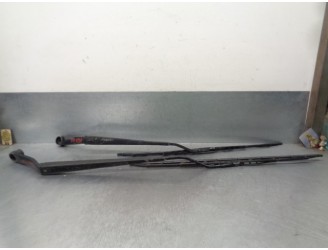 Recambio de brazo limpia delantero derecho para kia sorento 2.5 crdi cat referencia OEM IAM 983103E010 983203E000 