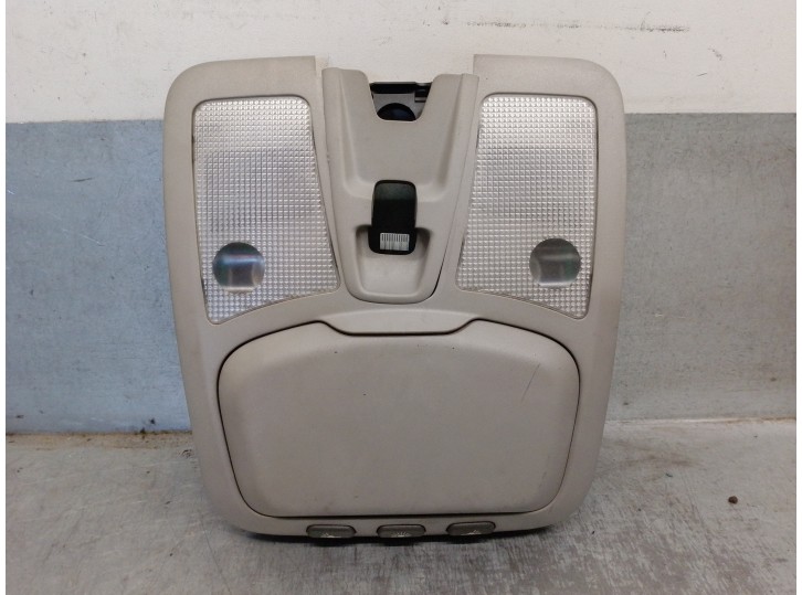 Recambio de luz interior para volvo xc90 2.4 diesel cat referencia OEM IAM 8685433  