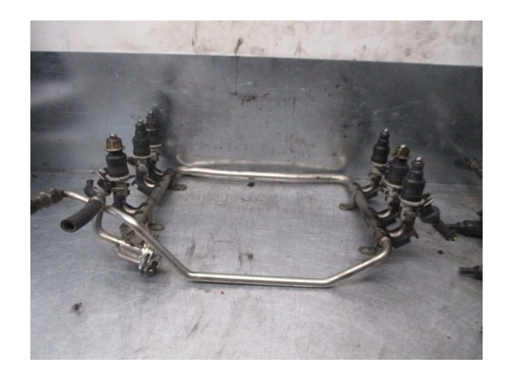 Recambio de rampa inyectora para audi a4 berlina (b5) 2.6 quattro referencia OEM IAM 078133681Q  