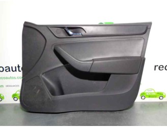 Recambio de guarnecido puerta delantera derecha para skoda rapid 1.6 tdi dpf referencia OEM IAM 5JB867014C  