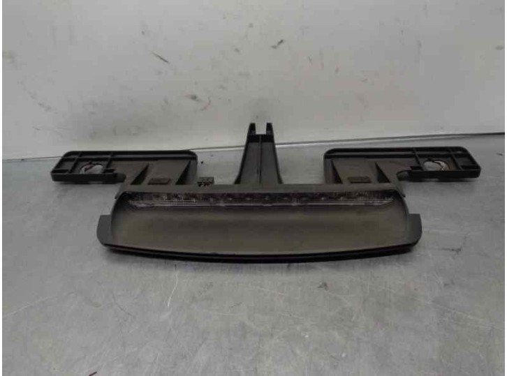 Recambio de luz central de freno para volvo s80 berlina 2.4 diesel cat referencia OEM IAM 8693988  