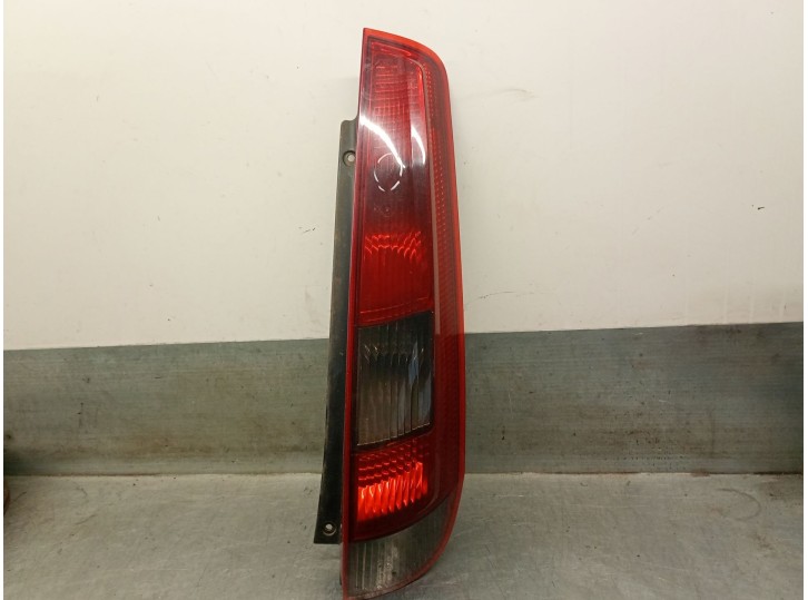 Recambio de piloto trasero derecho para ford fiesta (cbk) 1.4 tdci cat referencia OEM IAM 2S5113A602A 1324561 