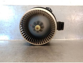 Recambio de motor calefaccion para toyota auris 1.4 turbodiesel cat referencia OEM IAM AV272700 8710302140 DENSO