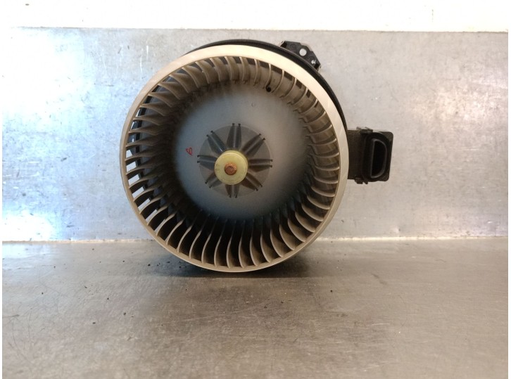 Recambio de motor calefaccion para toyota auris 1.4 turbodiesel cat referencia OEM IAM AV272700 8710302140 DENSO