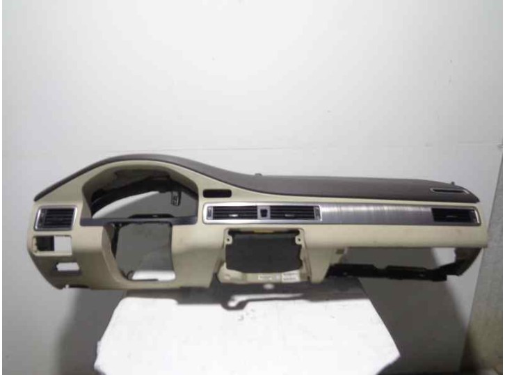 Recambio de salpicadero para volvo s80 berlina 2.4 diesel cat referencia OEM IAM 3130382 BEIGE Y MARRON OSCURO 