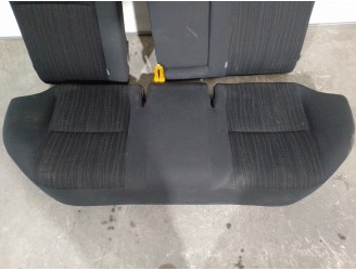 Recambio de asientos traseros para toyota corolla (e15) 2.0 turbodiesel cat referencia OEM IAM 4864608 TELA NEGRA 4 PUERTAS