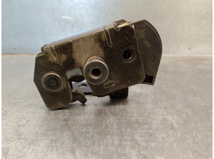 Recambio de cerradura maletero / porton para volvo xc90 2.4 diesel cat referencia OEM IAM 30649106 INFERIOR IZQUIERDA 5 PUERTAS