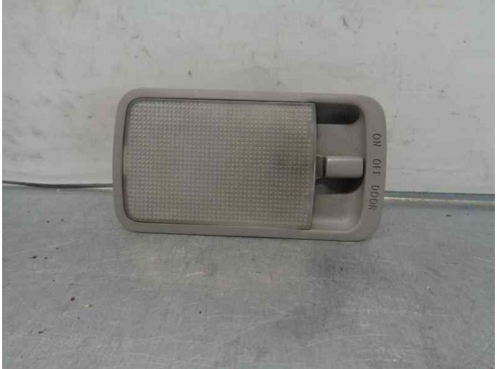 Recambio de luz interior para toyota avensis verso (m20) 1998 referencia OEM IAM 9098114011  TRASERA