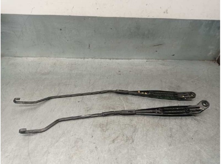 Recambio de brazo limpia delantero derecho para peugeot 605 2.1 turbodiesel referencia OEM IAM   