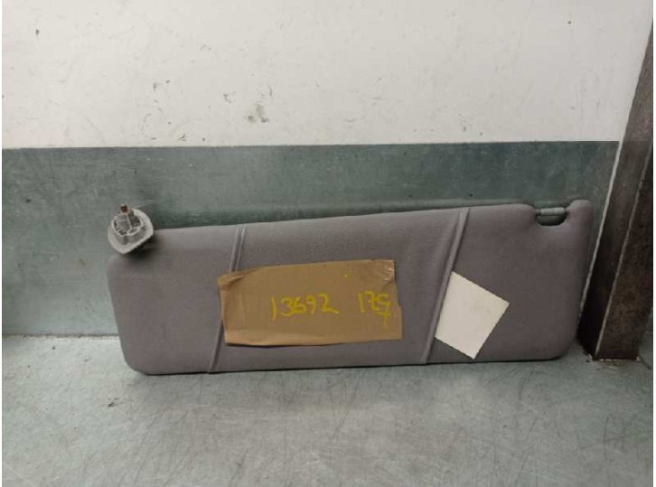 Recambio de parasol izquierdo para peugeot 605 2.1 turbodiesel referencia OEM IAM 