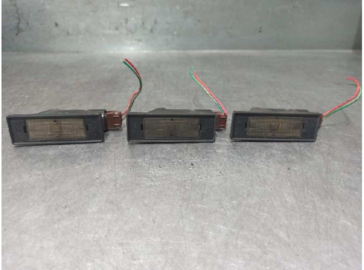 License plate light replacement part for Peugeot 605 2.1 Turbodiesel OEM IAM reference 