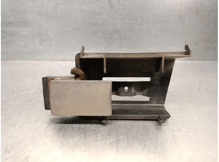 Recambio de maneta interior trasera izquierda para renault 5 (b/c40) 1.4 referencia OEM IAM 7700758066 7700758066 