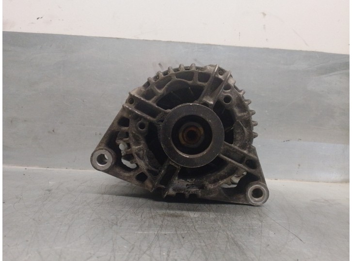 Replacement alternator for Ford Focus Saloon (CAK) 2.0 16V CAT OEM IAM reference 90561168 0124415005 BOSCH