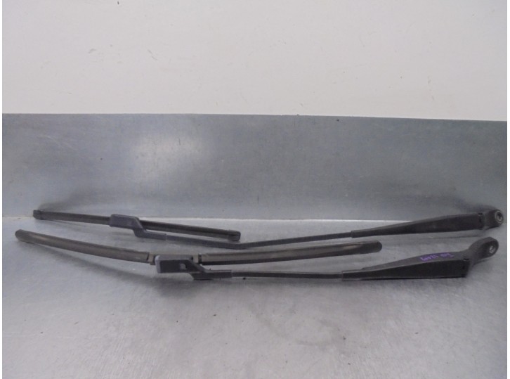 Recambio de brazo limpia delantero derecho para renault twingo 1.5 dci diesel fap referencia OEM IAM 288865752R 288818509R 