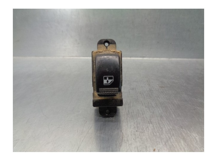 Replacement rear right window regulator switch for Hyundai Terracan (HP) 2.9 CRDi CAT OEM IAM reference 935782000 