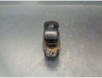 Replacement rear left window switch for Hyundai Terracan (HP) 2.9 CRDi CAT OEM IAM reference 935782000 