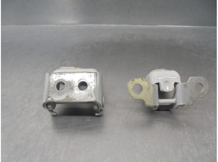 Recambio de bisagra puerta para renault twingo 1.5 dci diesel fap referencia OEM IAM 8200353027 8200806908 