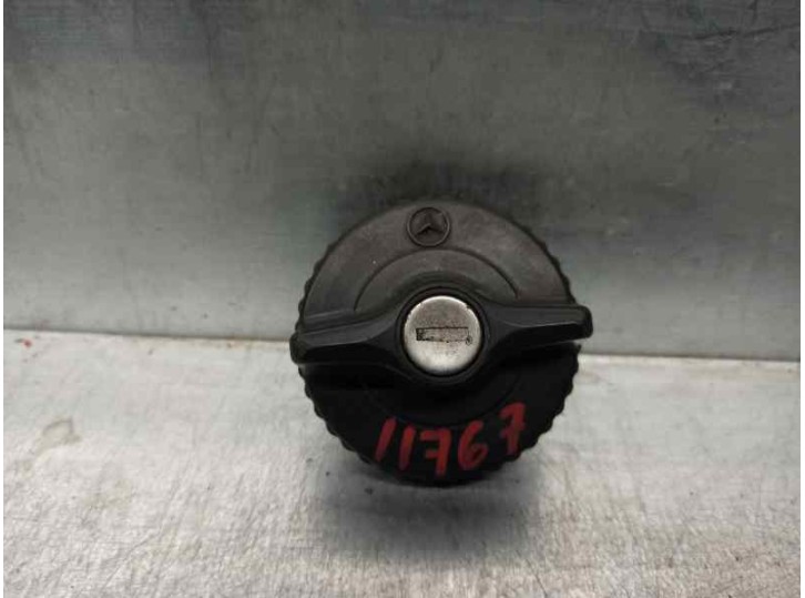 Recambio de tapon combustible para mercedes-benz vito marco polo (638) 112 cdi referencia OEM IAM A0004700830  