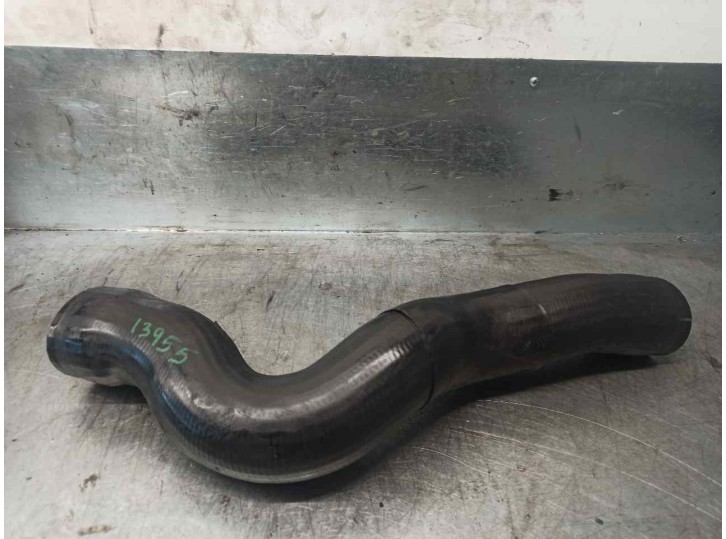 Replacement pipe for Mercedes-Benz V-Class (W638) 2.3 turbodiesel CAT OEM IAM reference A6385200401 