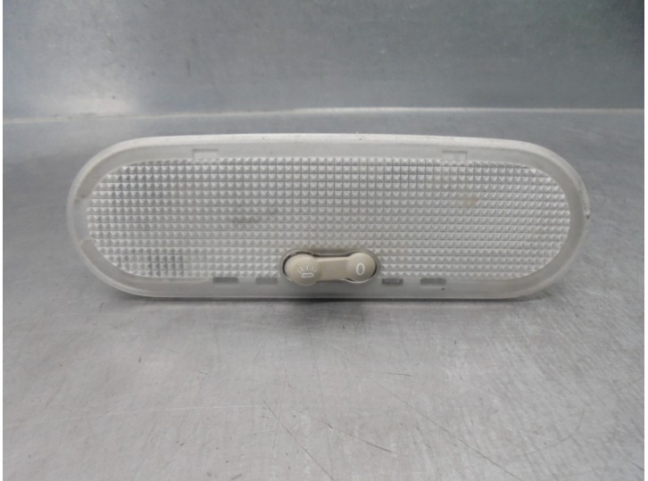 Recambio de luz interior para renault twingo 1.5 dci diesel fap referencia OEM IAM 8200074362  