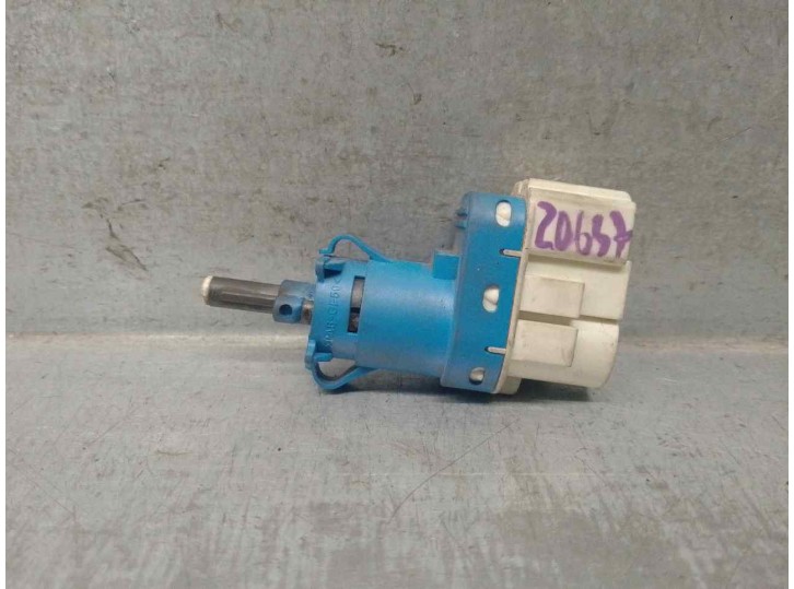 Recambio de interruptor para land rover discovery 2.7 td v6 cat referencia OEM IAM XKB500030 XKB500038 