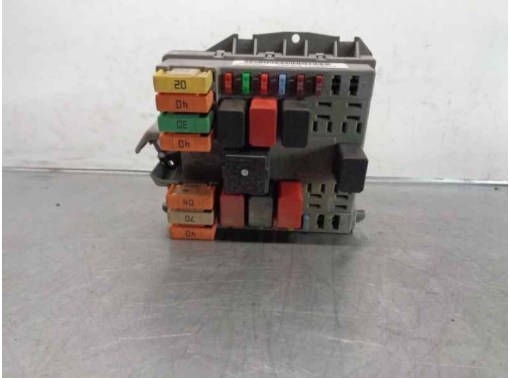 Recambio de caja reles / fusibles para fiat doblo cargo (223) 1.3 55kw referencia OEM IAM 51763771 