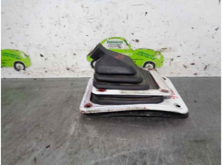 Recambio de guarnecidos palanca cambio para suzuki santana 1.3 47kw referencia OEM IAM A2813683000  