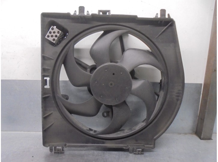 Recambio de electroventilador para renault twingo 1.5 dci diesel fap referencia OEM IAM 7701068310 7701067979 