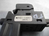 Replacement rear right window regulator switch for Nissan Pathfinder (R51) 2.5 dCi diesel CAT OEM IAM reference 25411EA003 