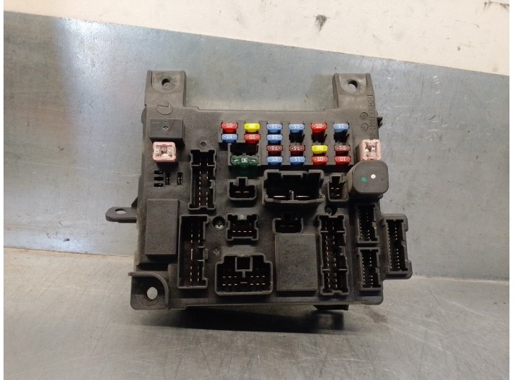 Recambio de caja reles / fusibles para mitsubishi asx (ga0w) 1.8 di-d cat referencia OEM IAM 8637A641 7151005061 