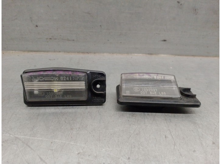 Recambio de piloto matricula para infiniti ex 30d referencia OEM IAM 26510AR00A 26510AR00A 