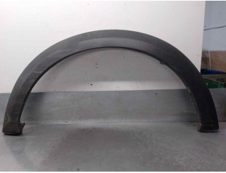 Recambio de aletin delantero izquierdo para land rover discovery 2.7 td v6 cat referencia OEM IAM DFJ000032 