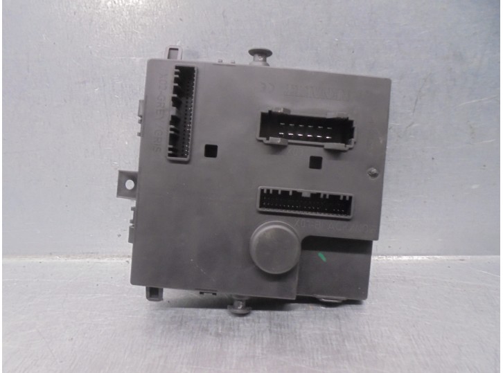 Recambio de modulo electronico para renault twingo 1.5 dci diesel fap referencia OEM IAM 8200874481 X44L2 BCM