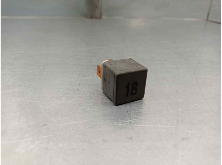 Recambio de rele para seat cordoba berlina (6k2) 1.9 tdi referencia OEM IAM 9130269 4RA003510 HELLA