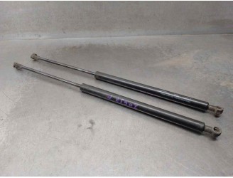 Boot / tailgate shock absorber replacement part for Land Rover Discovery 2.7 TD V6 CAT OEM IAM reference BHE780012 RIGHT AND LEF