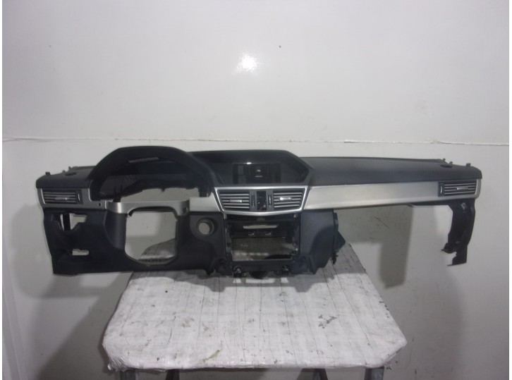 Recambio de salpicadero para mercedes-benz clase e (w212) lim. 2.1 cdi cat referencia OEM IAM A21268023879G47 NEGRO 