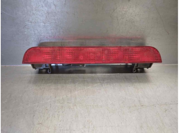 Replacement central brake light for Nissan X-Trail (t30) Comfort OEM IAM reference 265908H700 