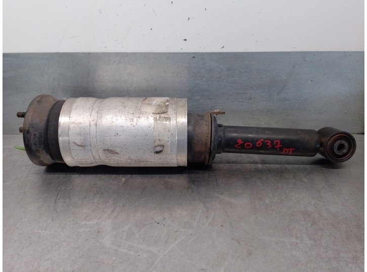 Recambio de amortiguador delantero izquierdo para land rover discovery 2.7 td v6 cat referencia OEM IAM RNB501580 22214641 DELPH