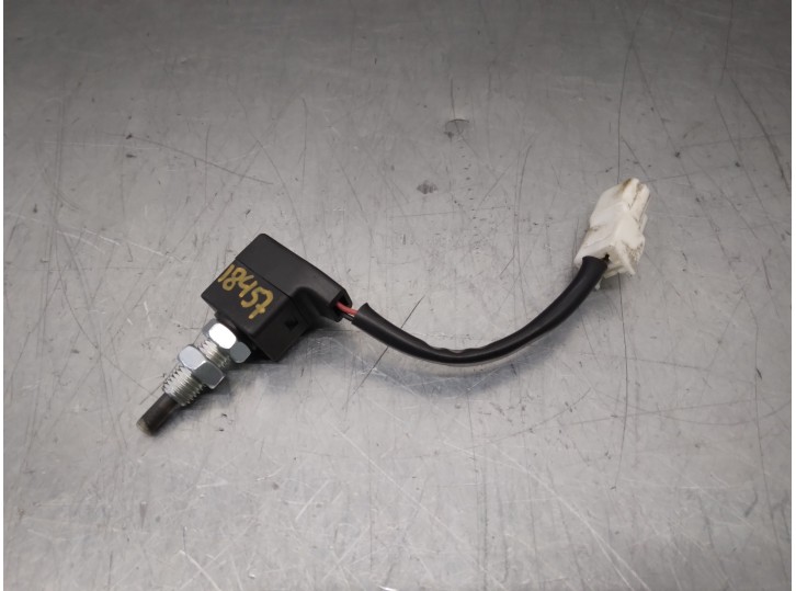 Recambio de interruptor para kia rio 1.4 crdi cat referencia OEM IAM 4731651 