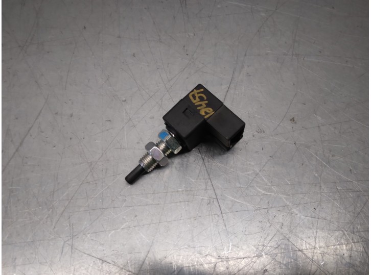 Recambio de interruptor para kia rio 1.4 crdi cat referencia OEM IAM 4731653 