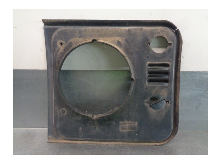 Recambio de cerquillo faro para land rover defender (ld) 2.5 td5 referencia OEM IAM DHH100780  