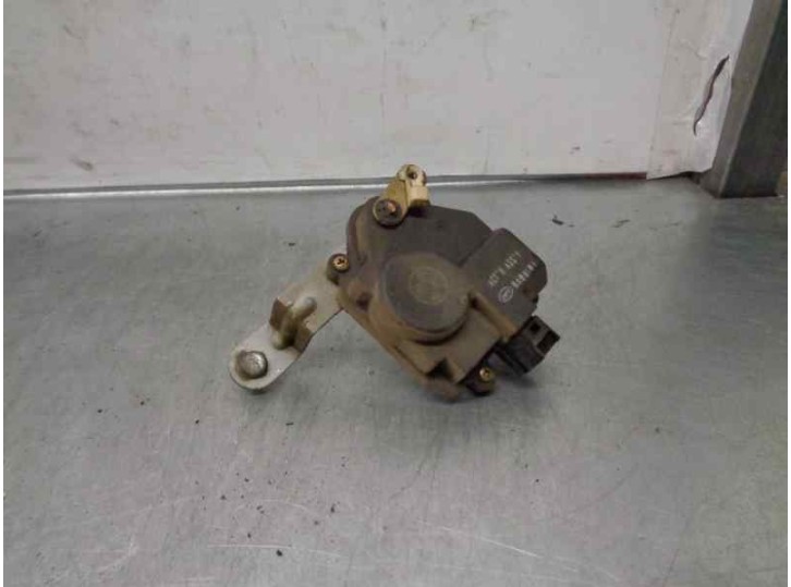 Recambio de motor cierre centralizado porton para kia carens 2.0 turbodiesel cat referencia OEM IAM 