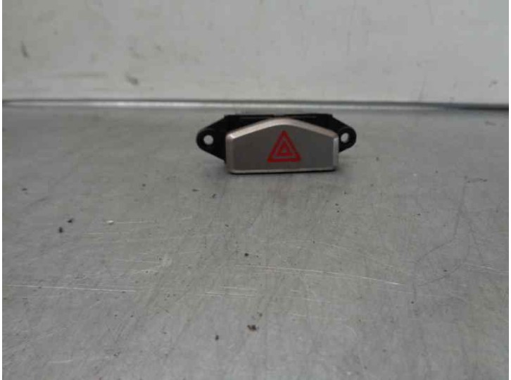 Recambio de warning para kia carens 2.0 turbodiesel cat referencia OEM IAM 864W0140  