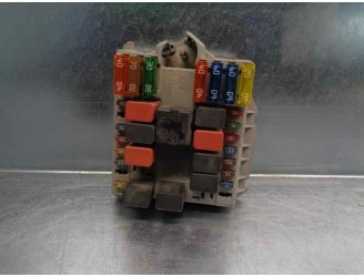 Recambio de caja reles / fusibles para fiat punto berlina (188) 1.3 jtd cat referencia OEM IAM 46835587 