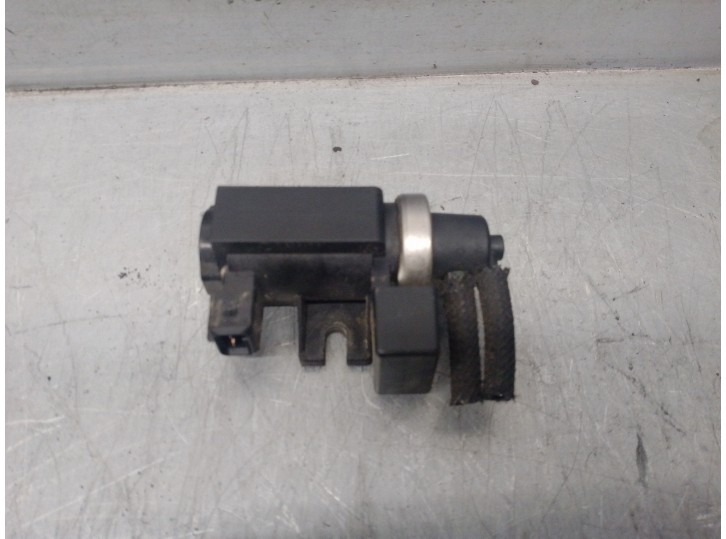 Recambio de electrovalvula vacio para bmw serie 3 compact (e46) 2.0 16v diesel cat referencia OEM IAM 72279600 2247906 PIERBURG