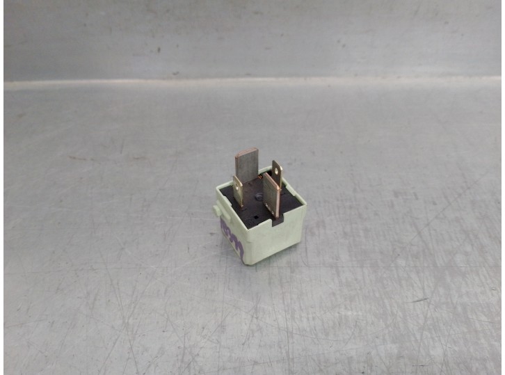 Recambio de rele para audi a5 sportback (8t) 2.0 16v tdi referencia OEM IAM 4H0951253 4RA007793 