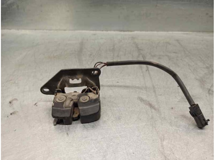 Replacement trunk / tailgate lock for Fiat Punto Berlina (188) 1.3 JTD CAT OEM IAM reference A997 3 PINS