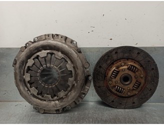 Replacement clutch kit for Nissan Primera saloon/estate (P10/W10) 2.0 diesel OEM IAM reference CD20 VALEO