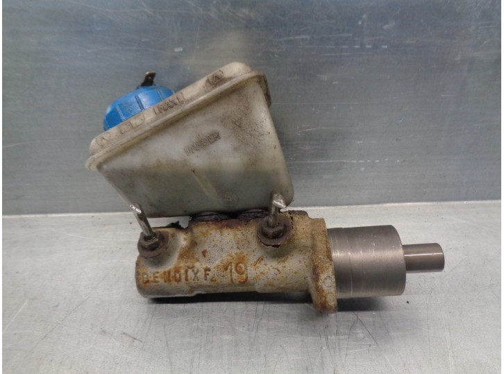 Recambio de bomba freno para peugeot 309 1.9 diesel referencia OEM IAM 4601H8 311710 BENDIX